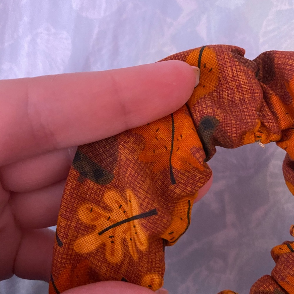 Handmade autumn 🍂 scrunchie! - Picture 2 of 4